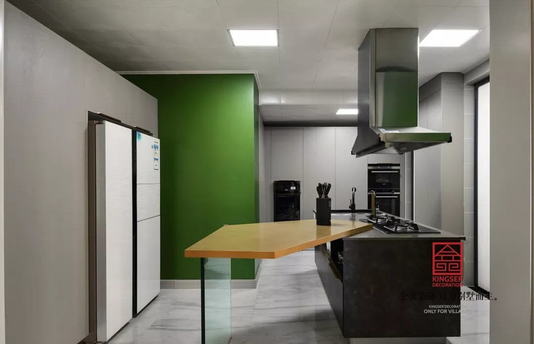 天山九峯210平米輕奢風(fēng)格裝修實景